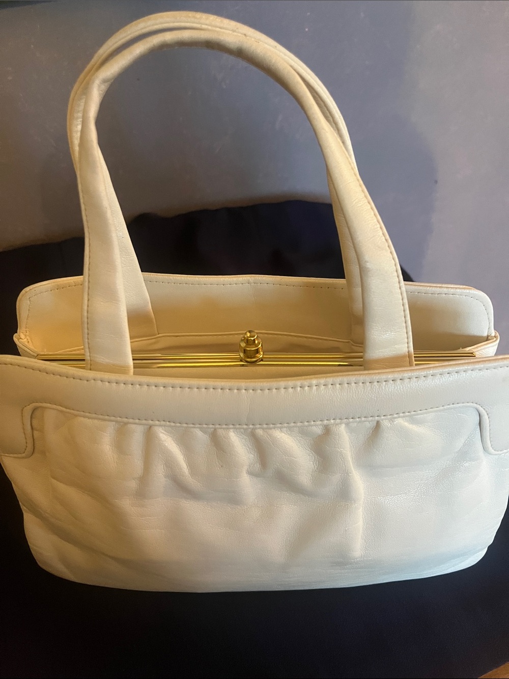Vintage 1970’s Cabrelli Canada Cream Accordion Satchel Purse - Gold Clasp